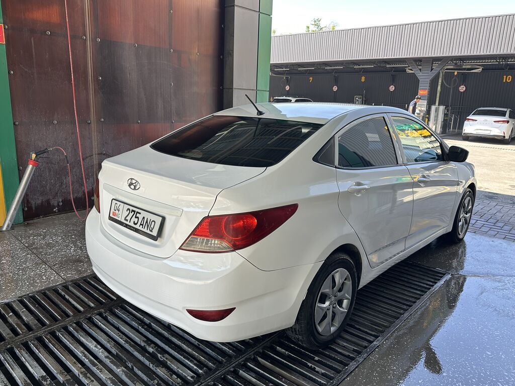 Hyundai Solaris: 2013 г., 1.6 л, Автомат, Бензин, Седан: фото 4