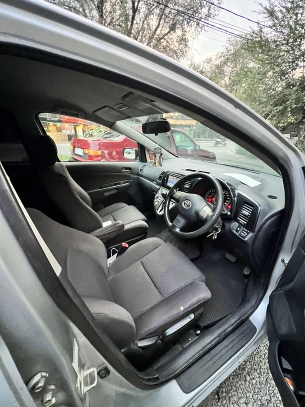 Toyota WISH: 2003 г., 1.8 л, Автомат, Бензин, Универсал: фото 6