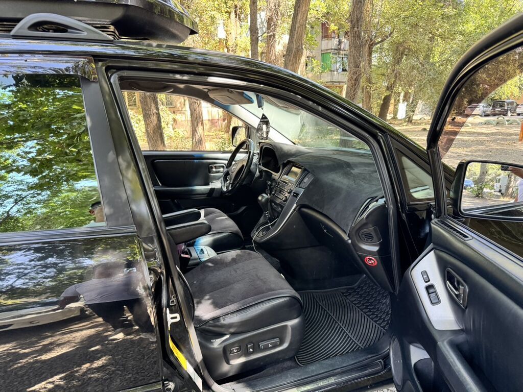 Lexus RX: 2002 г., 3 л, Автомат, Бензин, Кроссовер: фото 3