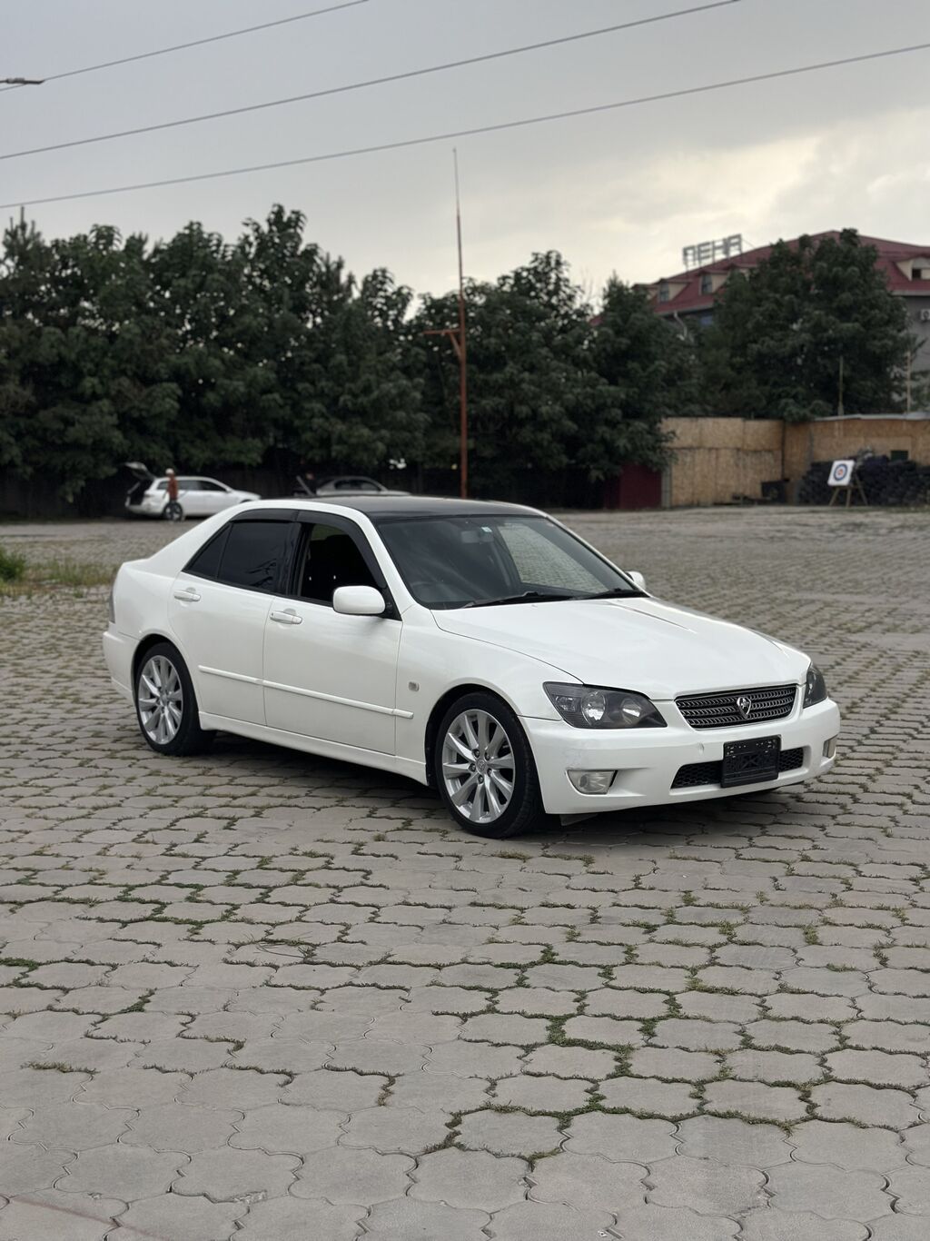Toyota Altezza: 2004 г., 2 л, Автомат, Бензин, Седан: фото 2