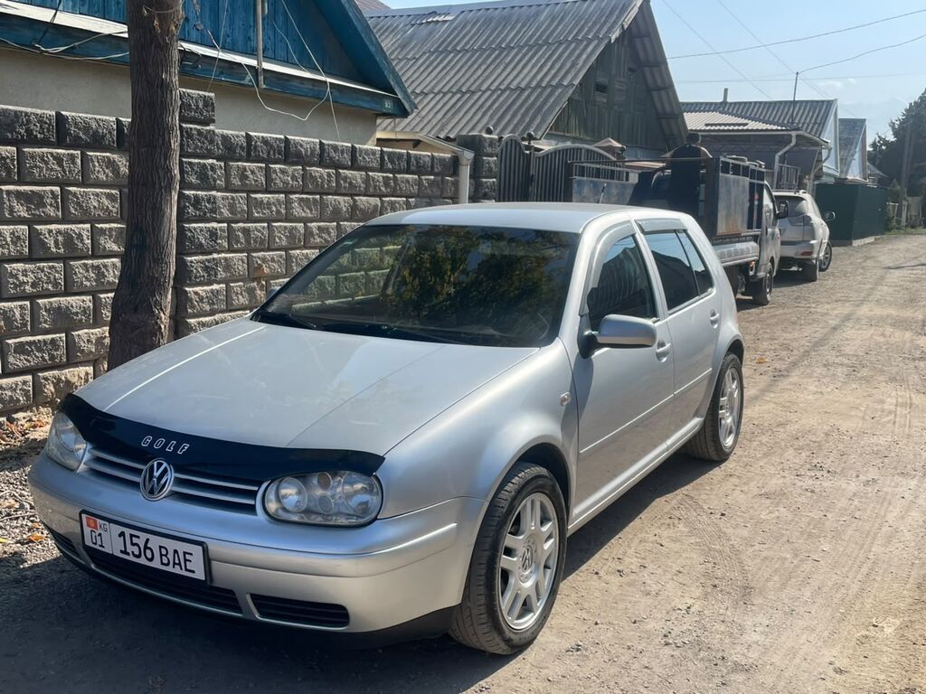 Volkswagen Golf: 2002 г., 1.6 л, Механика, Бензин: фото 2