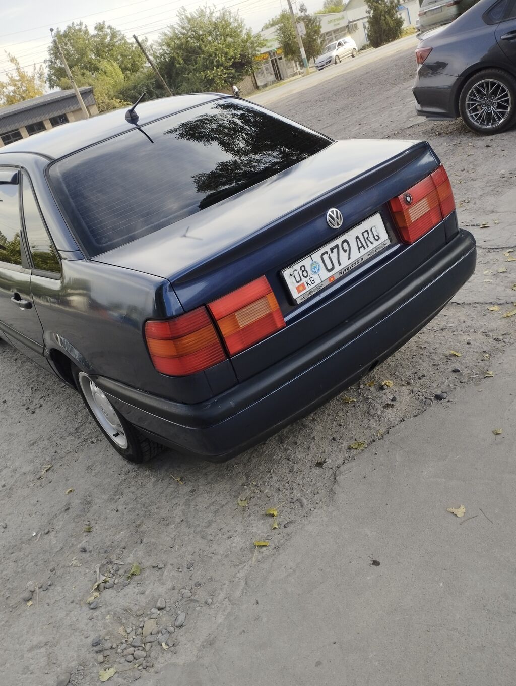 Volkswagen Passat: 1994 г., 1.8 л, Механика, Седан: фото 3
