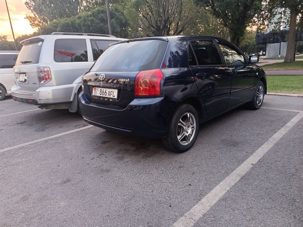 Toyota Corolla: 2005 г., 1.6 л, Автомат, Бензин, Хэтчбэк: фото 3