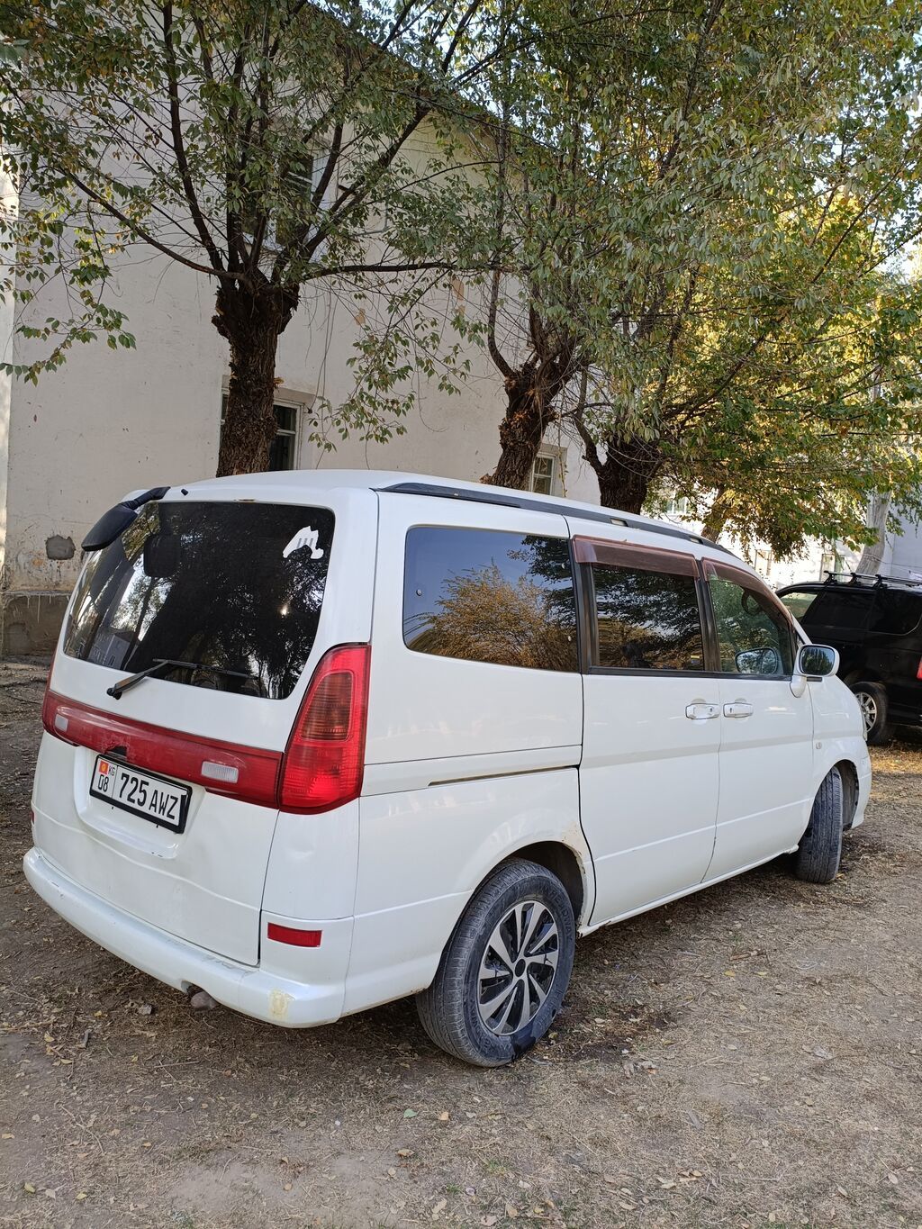 Nissan Serena: 2001 г., 2 л, Автомат, Газ, Минивэн: фото 6