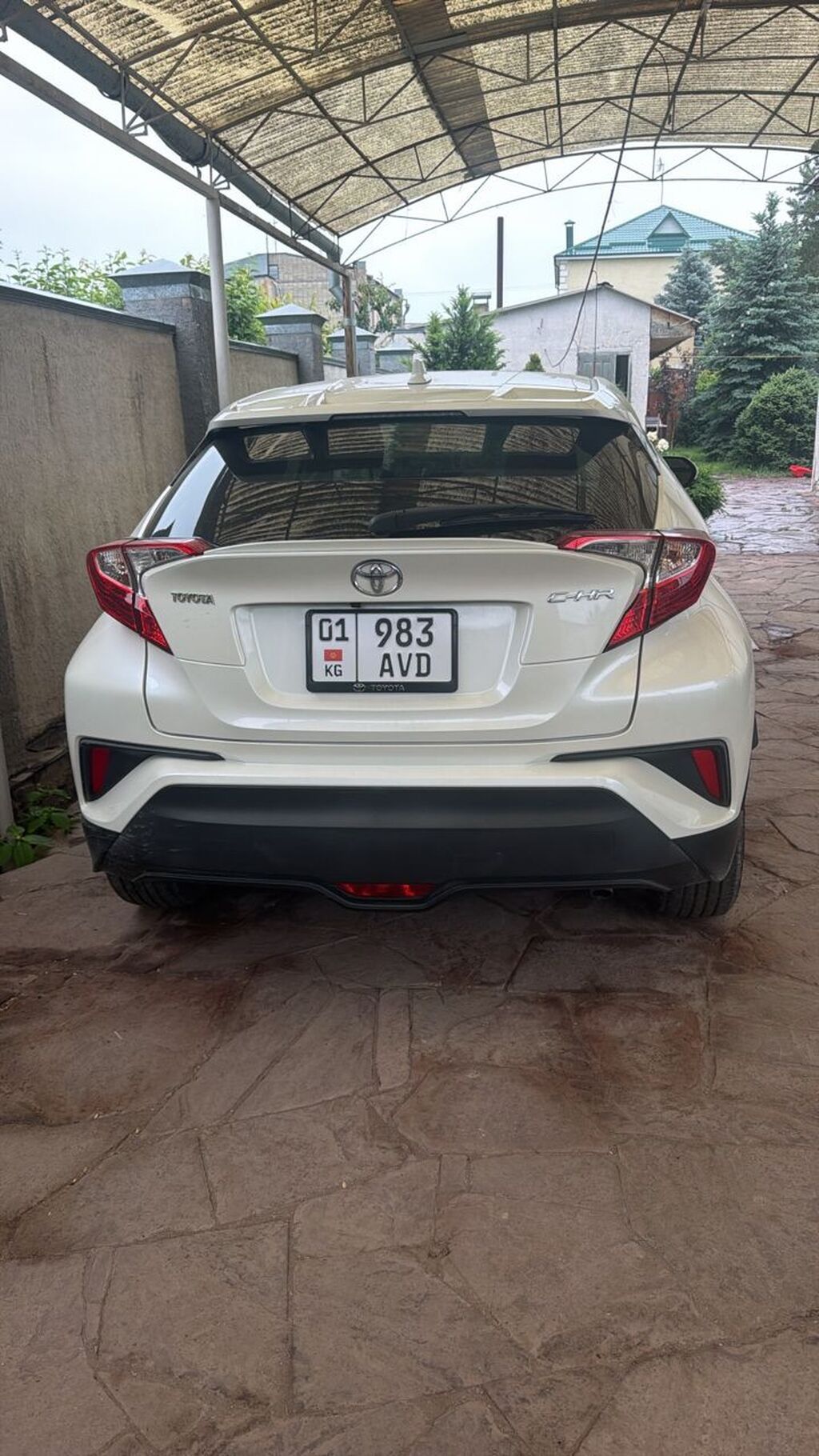 Toyota C-HR: 2019 г., 2 л, Автомат, Бензин, Кроссовер: фото 2