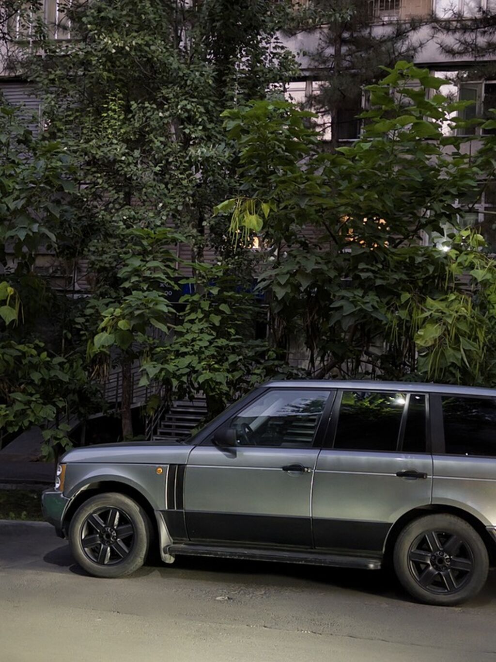 Land Rover Range Rover: 2005 г., 4.4 л, Автомат, Бензин, Внедорожник: фото 1