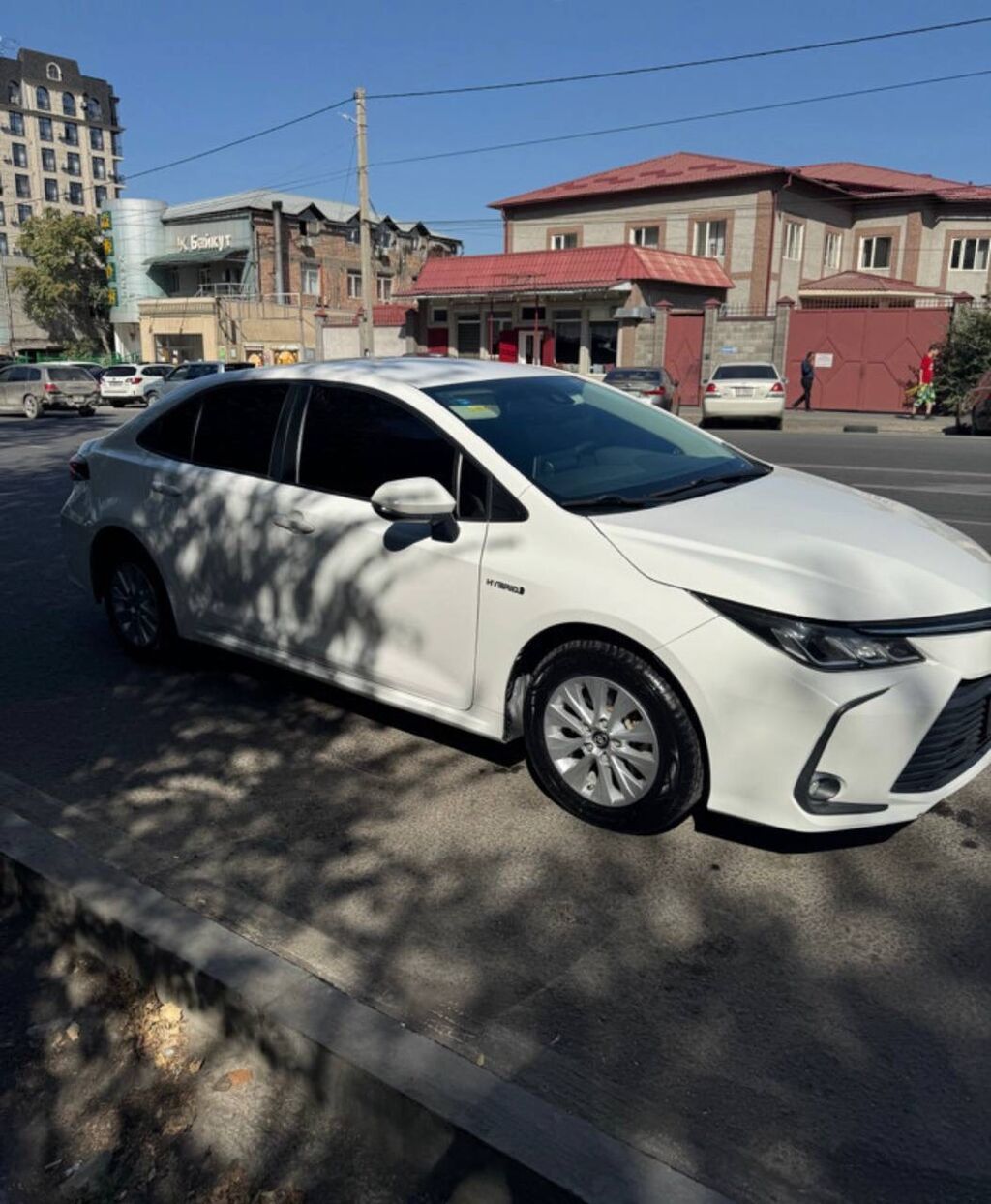 Toyota Corolla: 2021 г., 1.8 л, Вариатор, Гибрид, Седан: фото 3