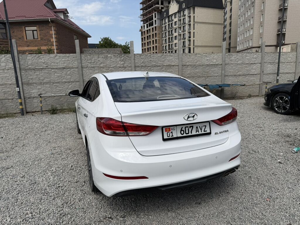 Hyundai Elantra: 2019 г., Бензин, Седан: фото 3