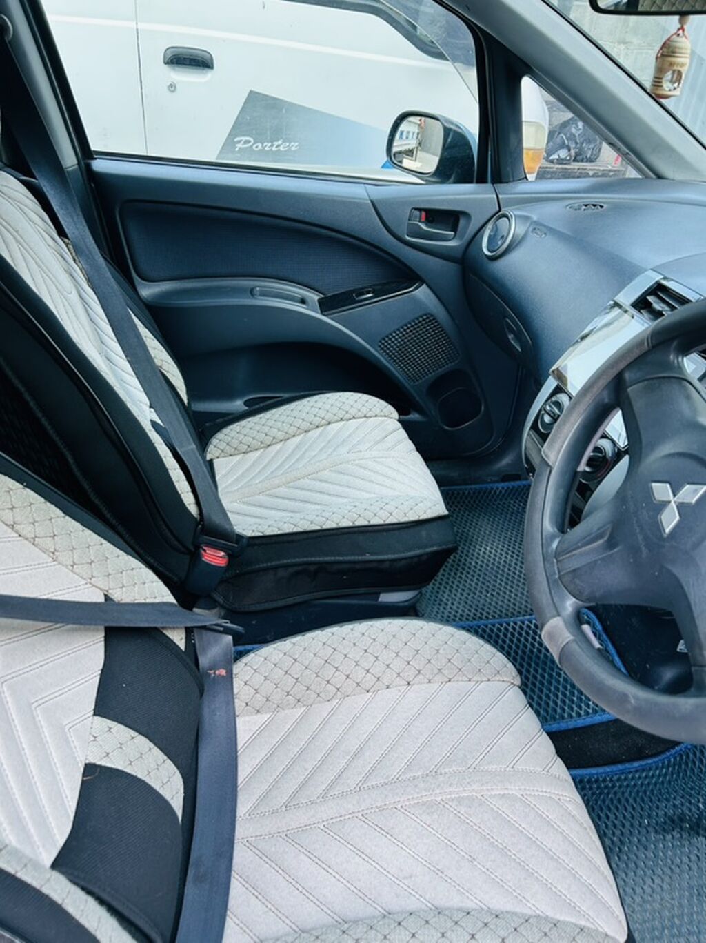 Mitsubishi Colt: 2003 г., 1.3 л, Вариатор, Бензин, Хэтчбэк: фото 5