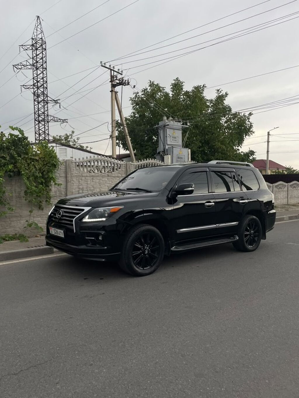 Lexus LX: 2008 г., 5.7 л, Автомат, Бензин, Внедорожник: фото 2