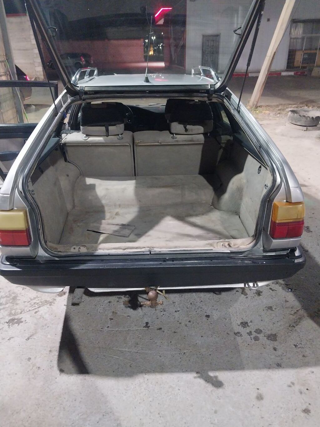 Audi 100: 1990 г., 2.3 л, Механика, Бензин, Универсал: фото 6