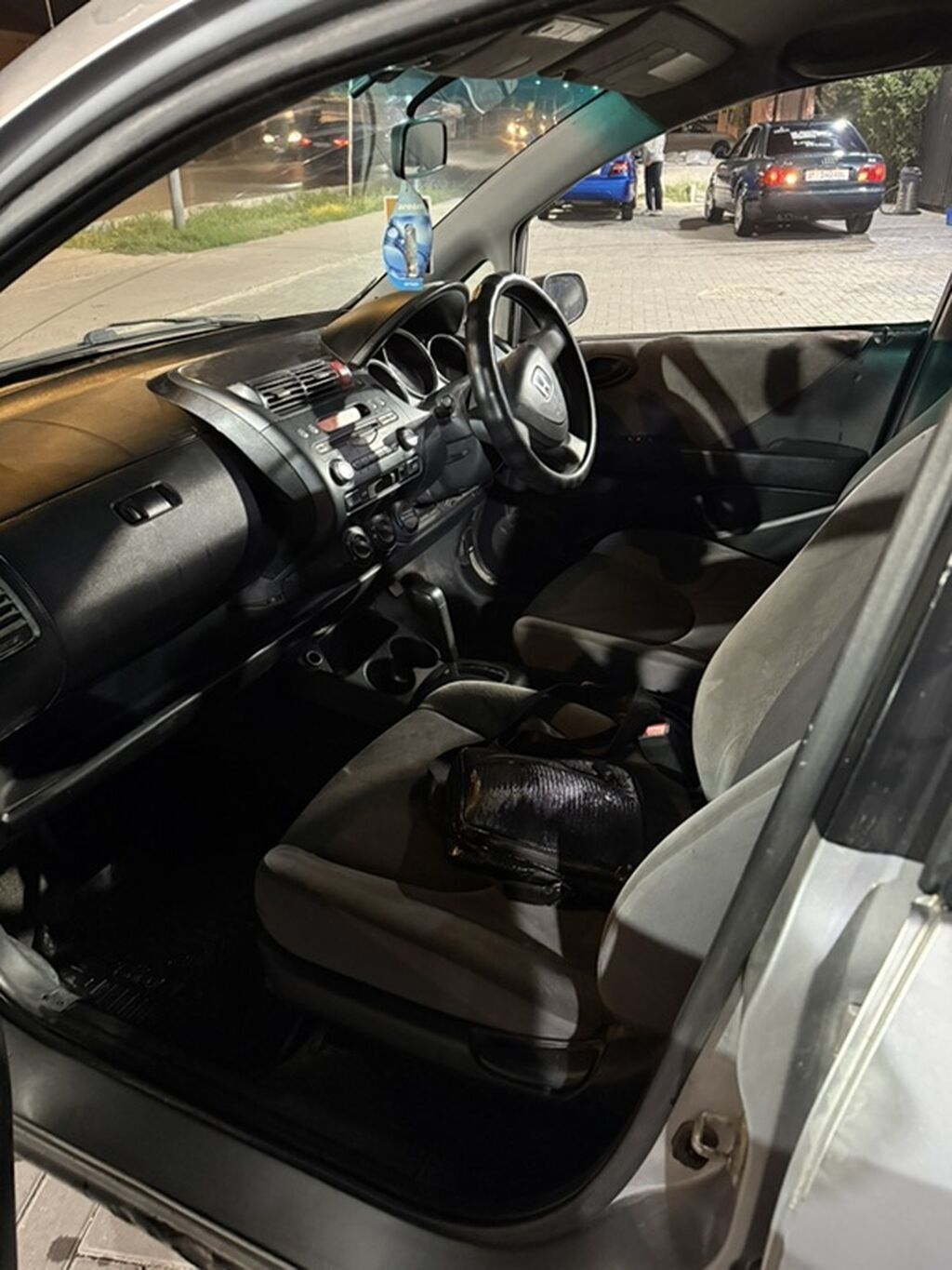 Honda Fit: 2002 г., Хэтчбэк: фото 3