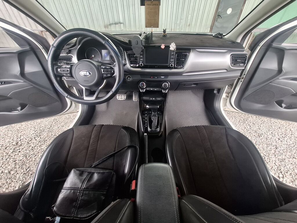 Kia Stonic: 2018 г., 1.4 л, Автомат, Бензин, Кроссовер: фото 8