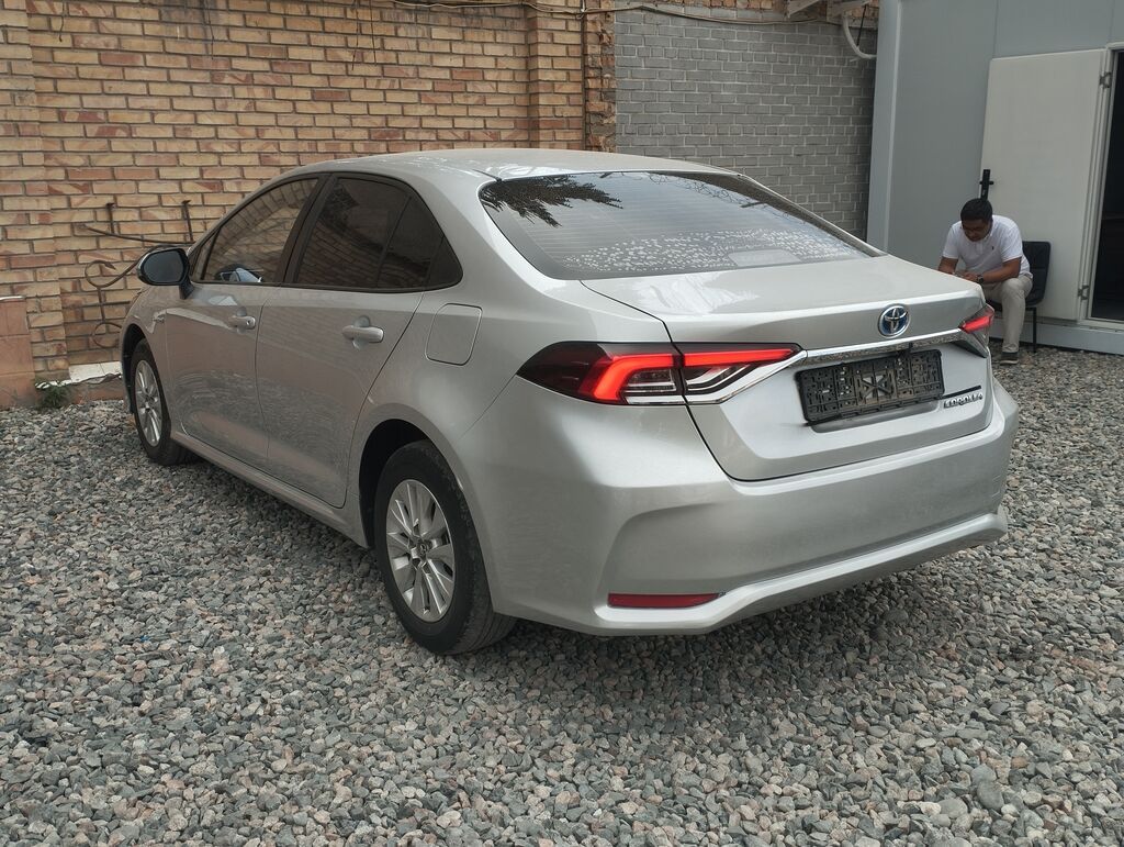 Toyota Corolla: 2021 г., 1.8 л, Вариатор, Гибрид, Седан: фото 6