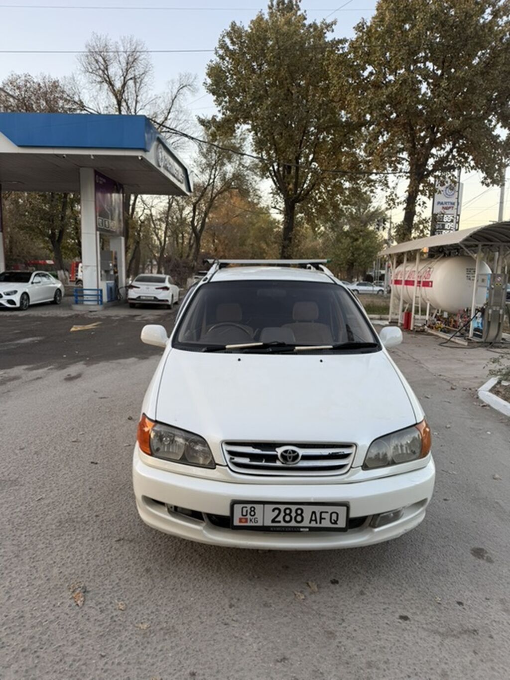 Toyota Ipsum: 2001 г., 2 л, Автомат, Бензин, Минивэн: фото 2
