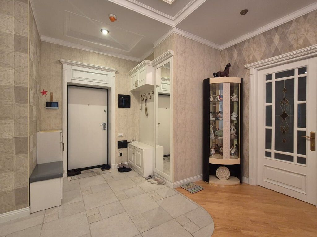 Elmlər metrosunun yanında, Park Academy Living kompleksində 8-ci