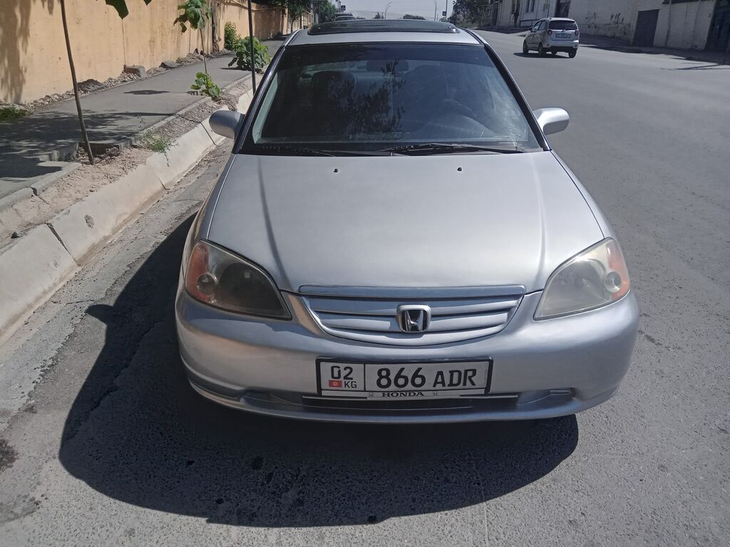 Honda Civic: 2002 г., 1.8 л, Автомат, Бензин, Седан: фото 1
