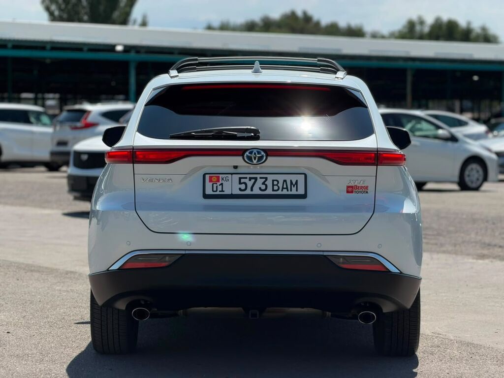 Toyota Venza: 2023 г., 2.5 л, Автомат, Гибрид, Кроссовер: фото 4