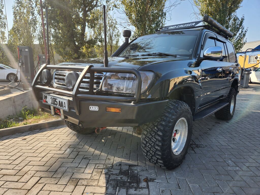 Toyota Land Cruiser: 2001 г., 4.5 л, Механика, Бензин, Внедорожник: фото 1