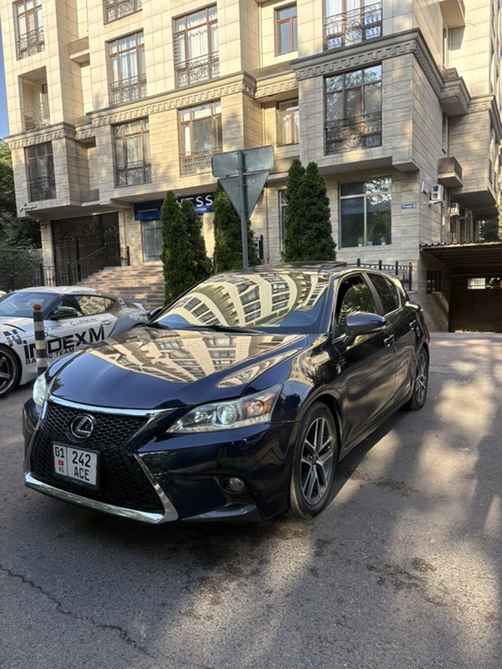 Lexus CT: 2017 г., 1.8 л, Вариатор, Гибрид, Хэтчбэк: фото 2