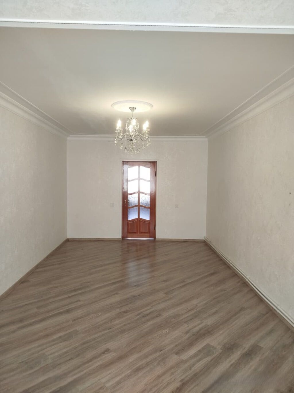 Bakı, 8-ci kilometr, 3 otaqlı, Köhnə tikili, m. Xalqlar Dostluğu, 90 kv. m