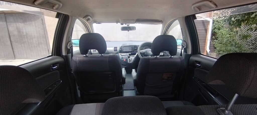 Toyota WISH: 2003 г., Автомат, Бензин, Минивэн: фото 4