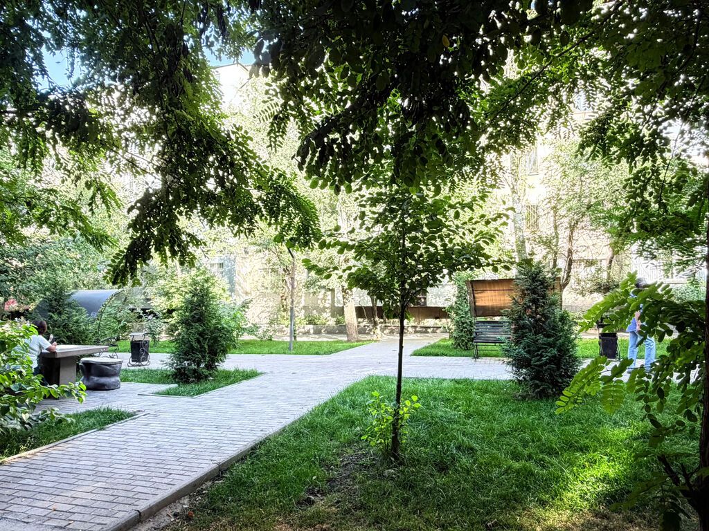 2 комнаты, 48 м², ул. Московская / Манаса (Белинка) Индивидуалка, 3 этаж, Косметический ремонт: фото 2