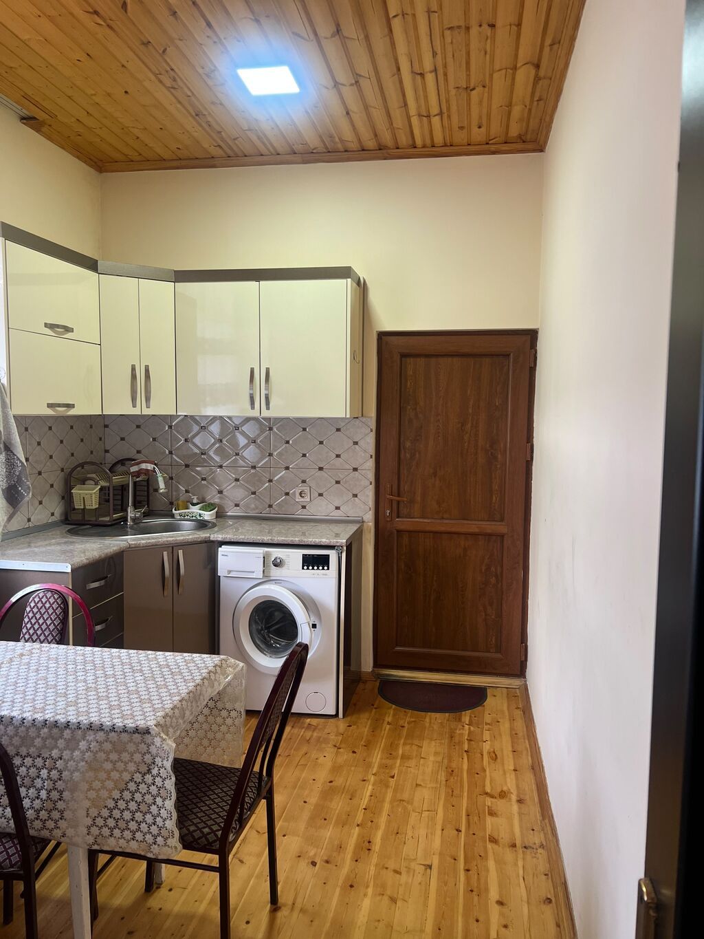 6 otaqlı, 110 kv. m, Kredit yoxdur, Orta təmir