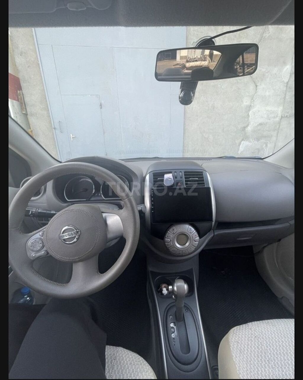 Nissan Tiida: 1.6 l | 2013 il Sedan