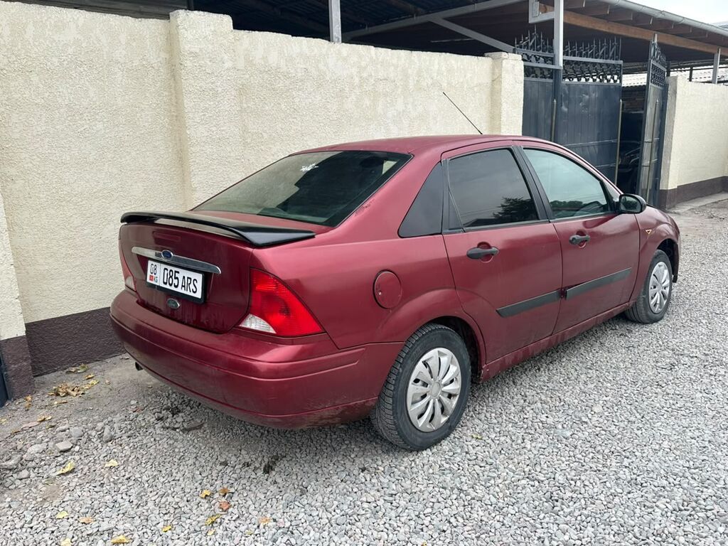 Ford Focus: 2001 г., 2 л, Механика, Газ, Седан: фото 5