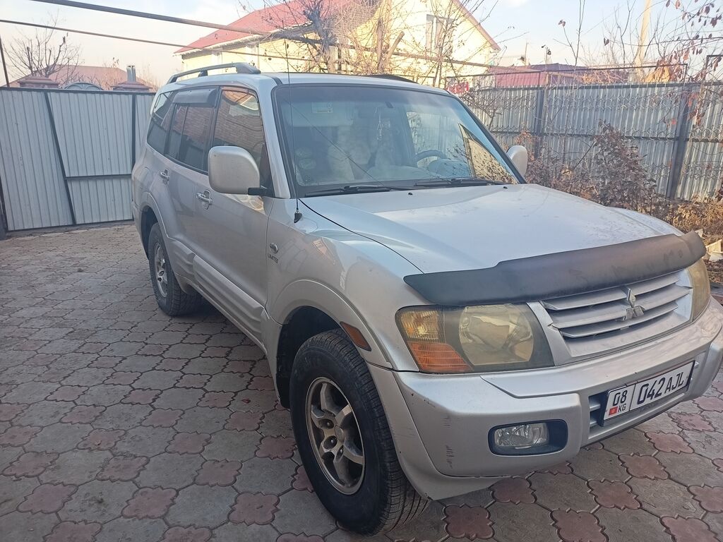 Mitsubishi montero 2002 года