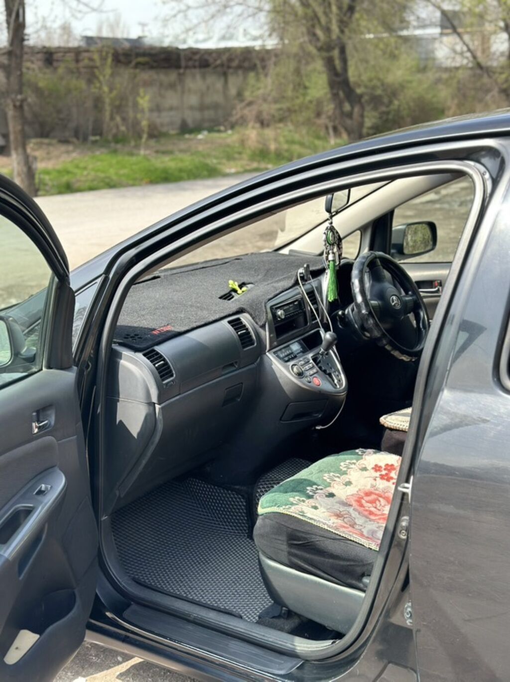 Toyota WISH: 2003 г., 1.8 л, Автомат, Бензин, Минивэн: фото 8