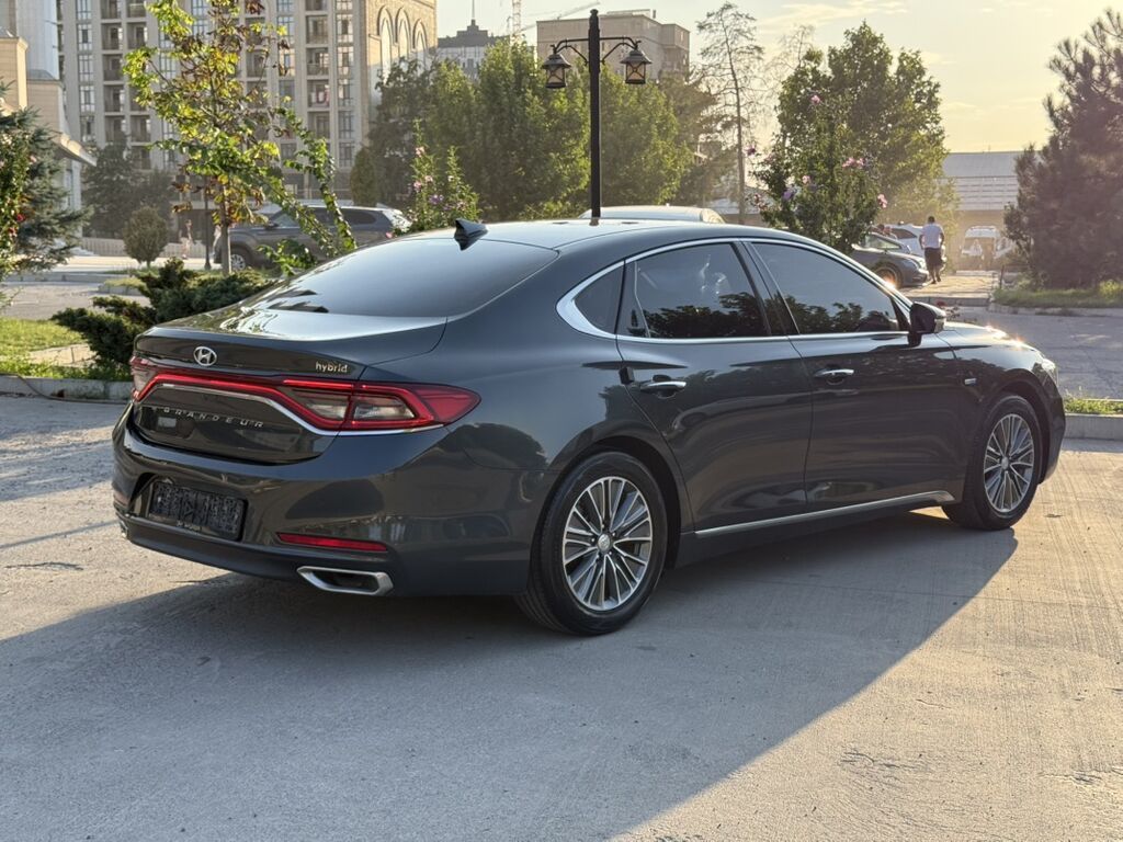 Hyundai Grandeur: 2019 г., 2.4 л, Автомат, Гибрид, Седан: фото 8