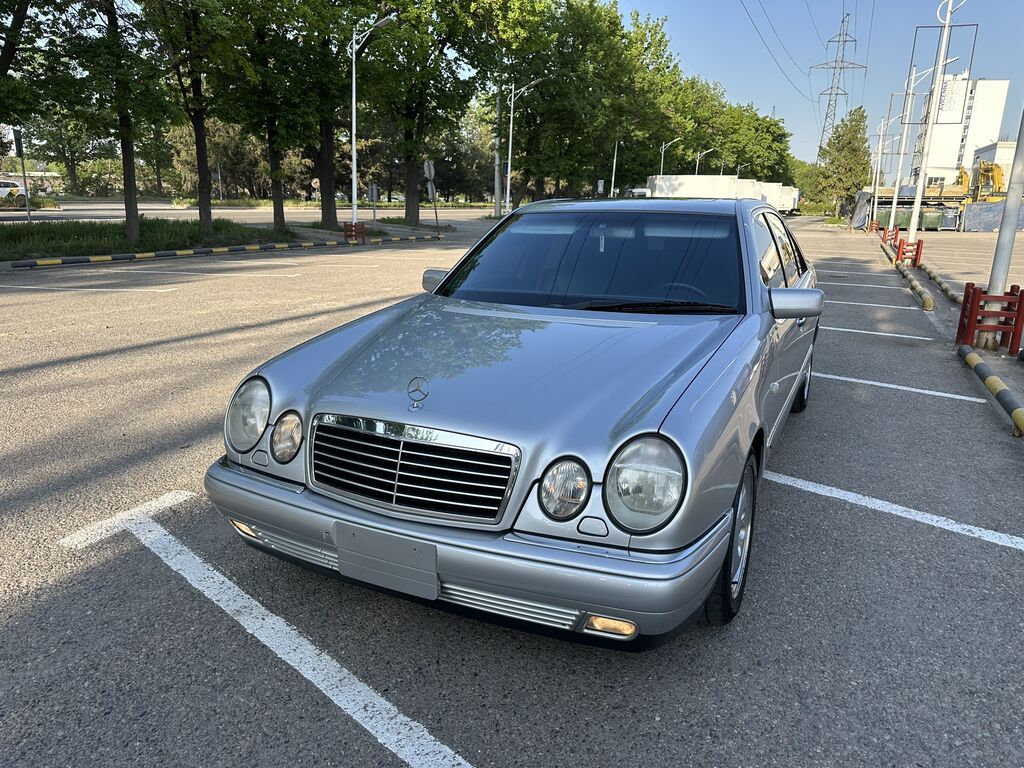 Mercedes-Benz E-Class: 1998 г., 3.2 л, Автомат, Бензин, Седан: фото 2