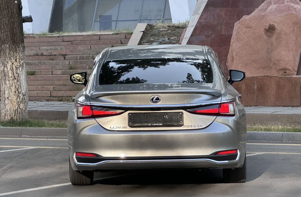 Lexus ES: 2019 г., 2.5 л, Вариатор, Гибрид, Седан: фото 3
