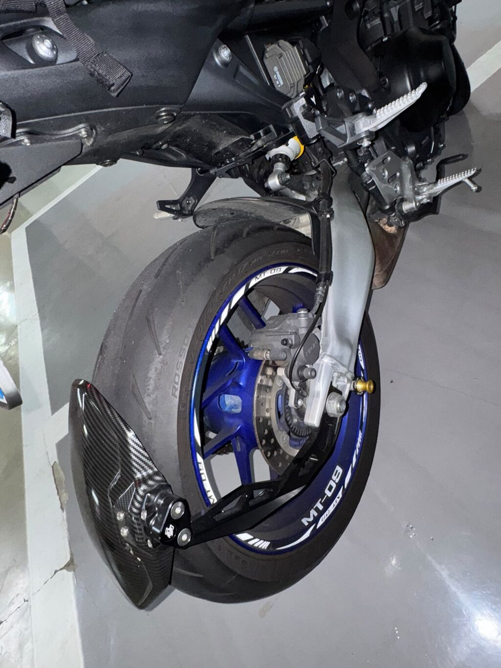 Yamaha MT‑09 SP (поколение с USD-вилкой золотого цвета) - Класс: фото 5