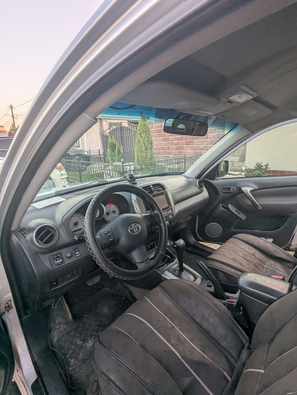 Toyota RAV4: 2005 г., 2 л, Автомат, Бензин, Кроссовер: фото 5