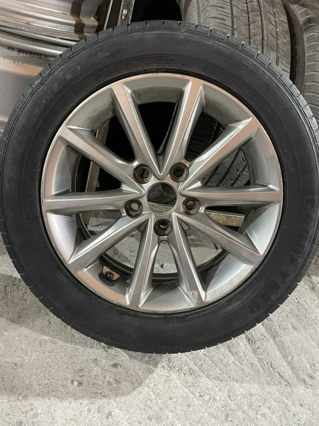Оригинальное колесо Hyundai, Kia с шиной Goodyear - Диск литой, 16": фото 1