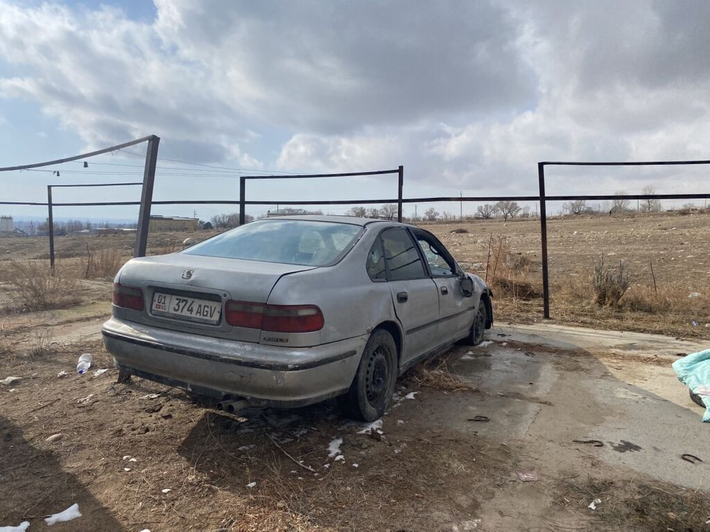 Honda Accord: 1995 г., 2 л, Механика, Бензин, Седан: фото 3