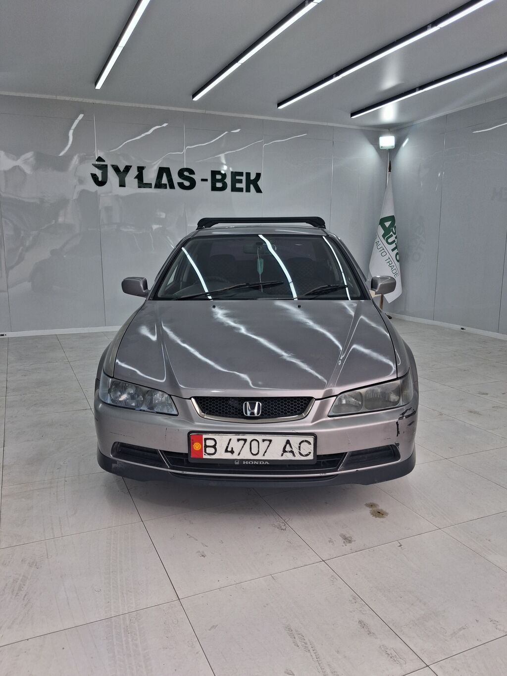 Honda Accord: 2002 г., 1.8 л, Автомат, Бензин, Седан: фото 2
