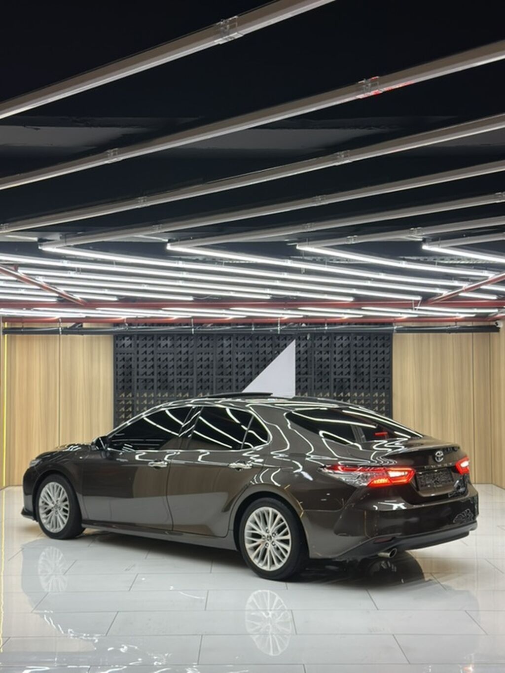 Toyota Camry: 2018 г., 2.5 л, Автомат, Бензин, Седан: фото 4