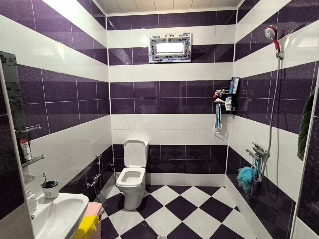 6 otaqlı, 165 kv. m, Kredit yoxdur, Orta təmir
