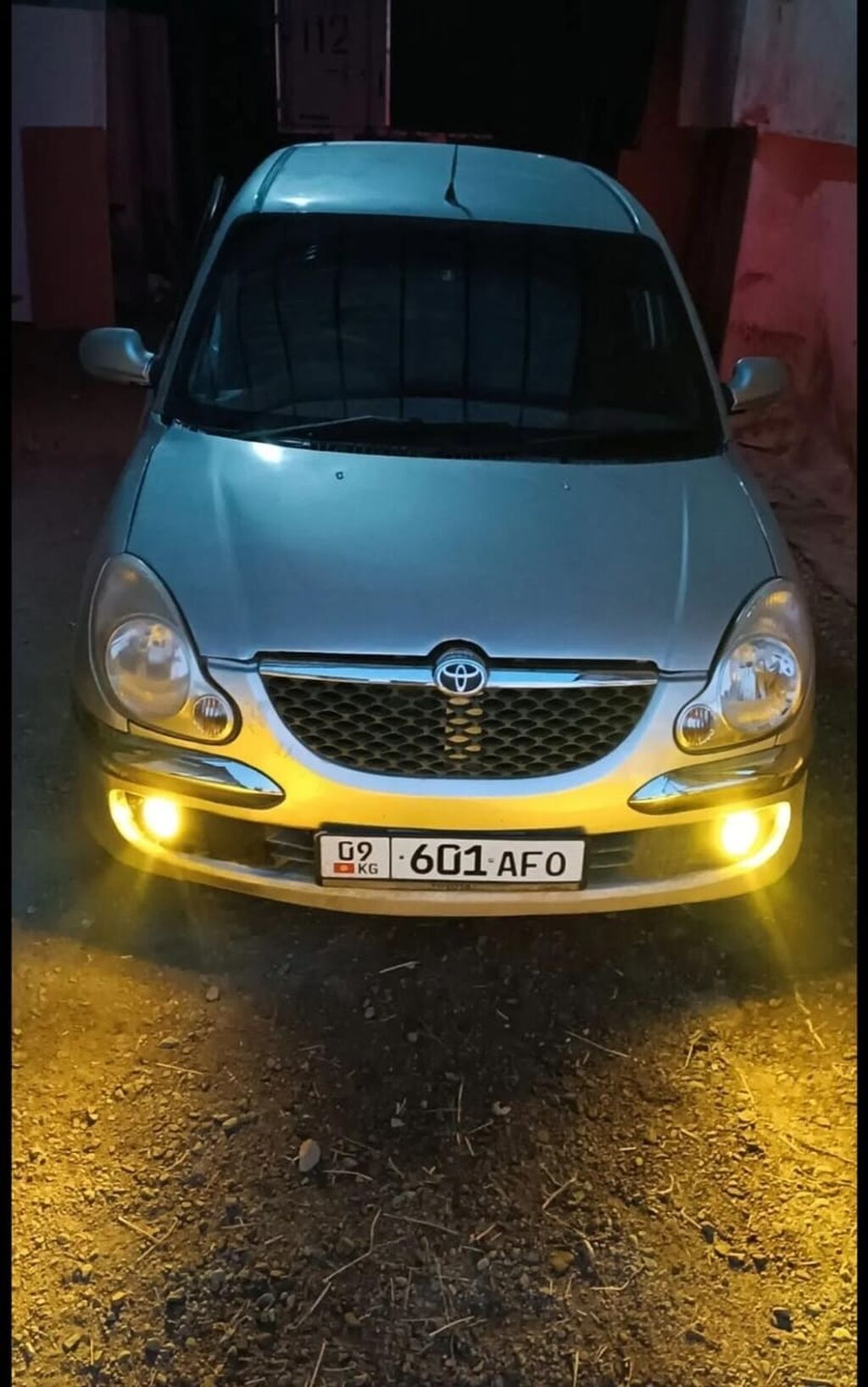 Toyota Duet: 2002 г., 1.3 л, Механика, Бензин, Хэтчбэк: фото 4