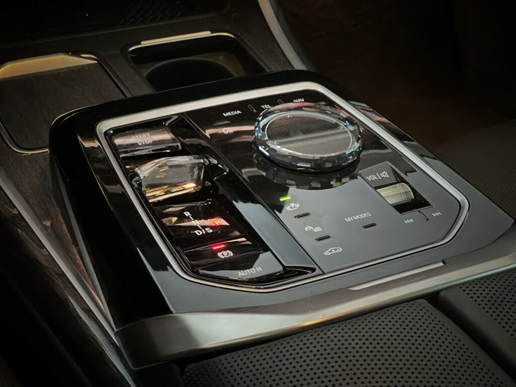 BMW 7 series: 2024 г., 3 л, Автомат, Дизель, Седан: фото 7