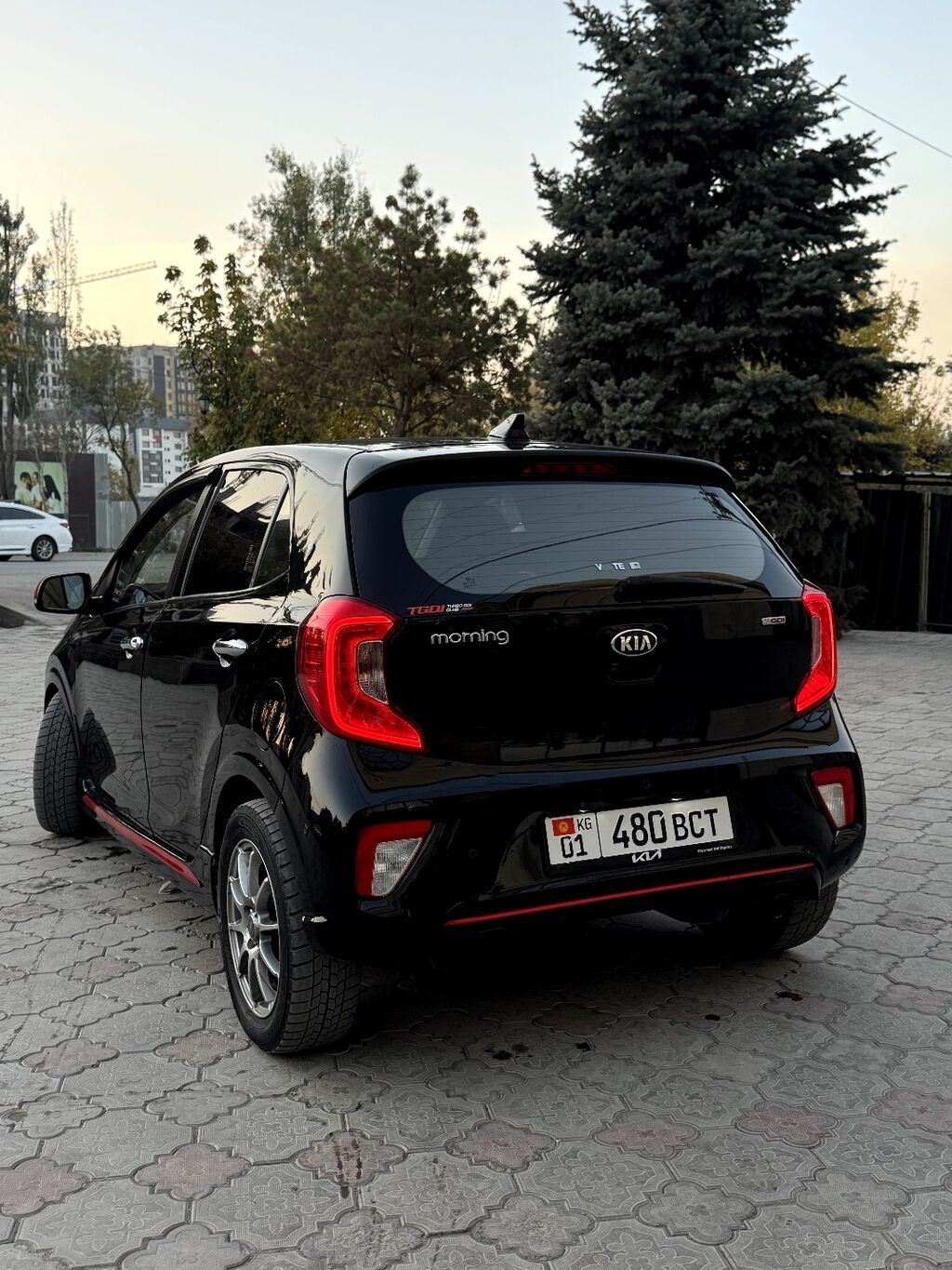 Kia Morning: 2017 г., 1 л, Автомат, Бензин, Хэтчбэк: фото 2