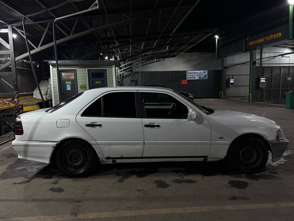 Mercedes-Benz C-Class: 1997 г., 2 л, Автомат, Бензин, Седан: фото 6