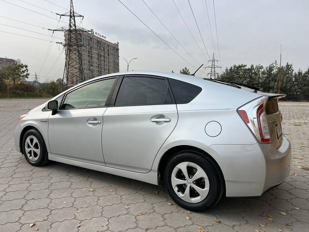 Toyota Prius: 2012 г., 1.8 л, Вариатор, Гибрид, Лифтбек: фото 6