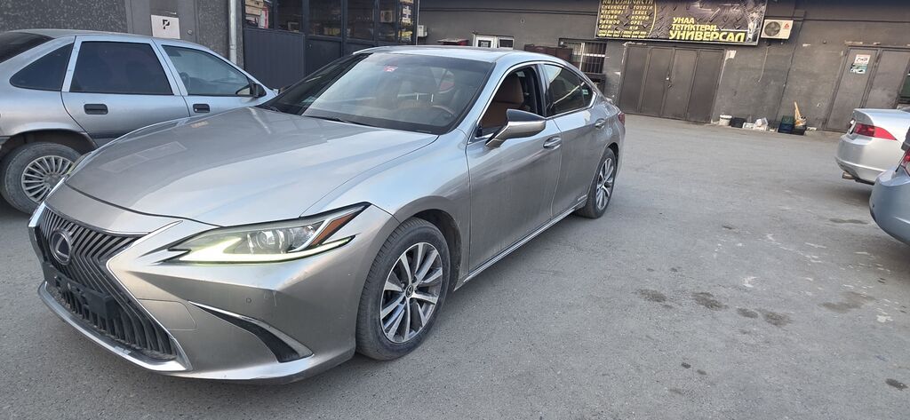 Lexus ES: 2019 г., Гибрид, Седан: фото 3
