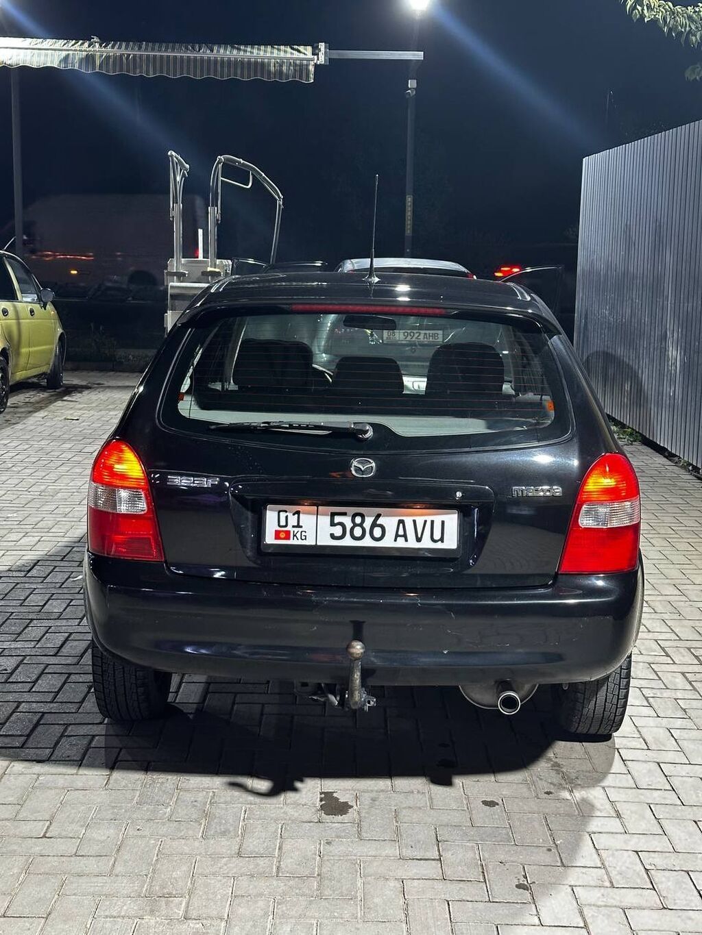 Mazda 323: 2001 г., 1.6 л, Механика, Бензин, Седан: фото 7