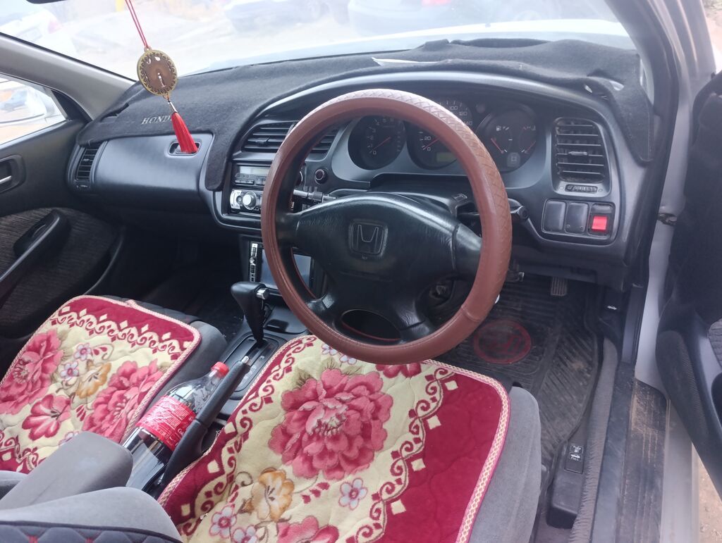 Honda Accord: 2000 г., Седан: фото 5